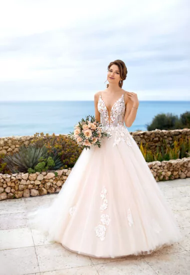 Tres Chic Brautkleid: tres-chic-2023-TC-22201-f-380x550-c