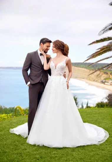 Tres Chic Brautkleid: tres-chic-2023-TC-22211-f-380x550-c