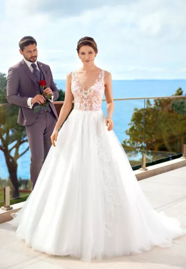 Tres Chic Brautkleid: tres-chic-2023-TC-22214-f-380x550-c