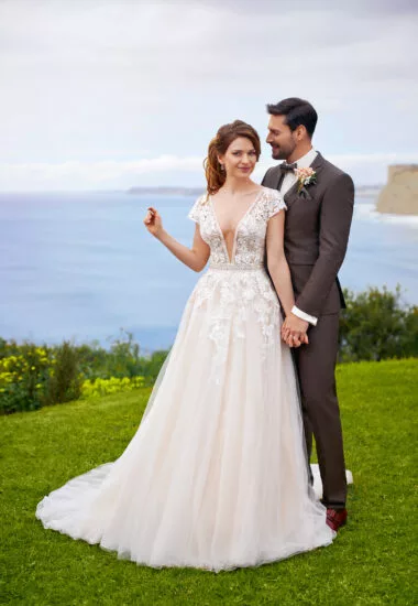 Tres Chic Brautkleid: tres-chic-2023-TC-22220-f-380x550-c