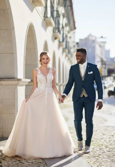 Tres Chic Brautkleid: tres-chic-2023-TC_23203_f-380x550-c