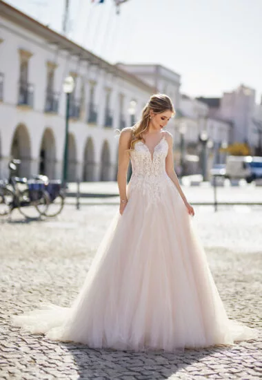 Tres Chic Brautkleid: tres-chic-2023-TC_23207_f-380x550-c