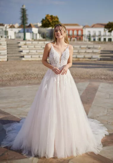 Tres Chic Brautkleid: tres-chic-2023-TC_23222_f-380x550-c