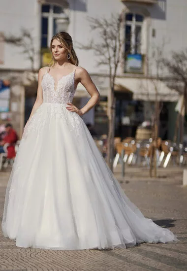 Tres Chic Brautkleid: tres-chic-2023-TC_23236_f-380x550-c