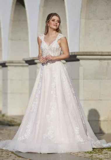 Tres Chic Brautkleid: tres-chic-2023-TC_23237_f-380x550-c