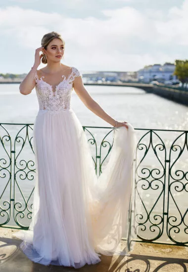 Tres Chic Brautkleid: tres-chic-2023-TC_23404_f-380x550-c