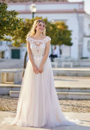 Tres Chic Brautkleid: tres-chic-2023-TC_23405_f-380x550-c