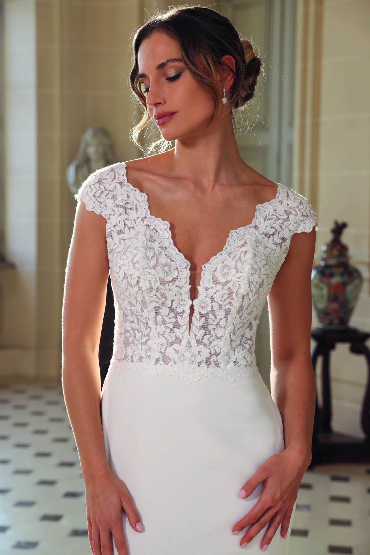 Azuree Bridal Brautkleid: Aiko-close-AzureeBridal-05836