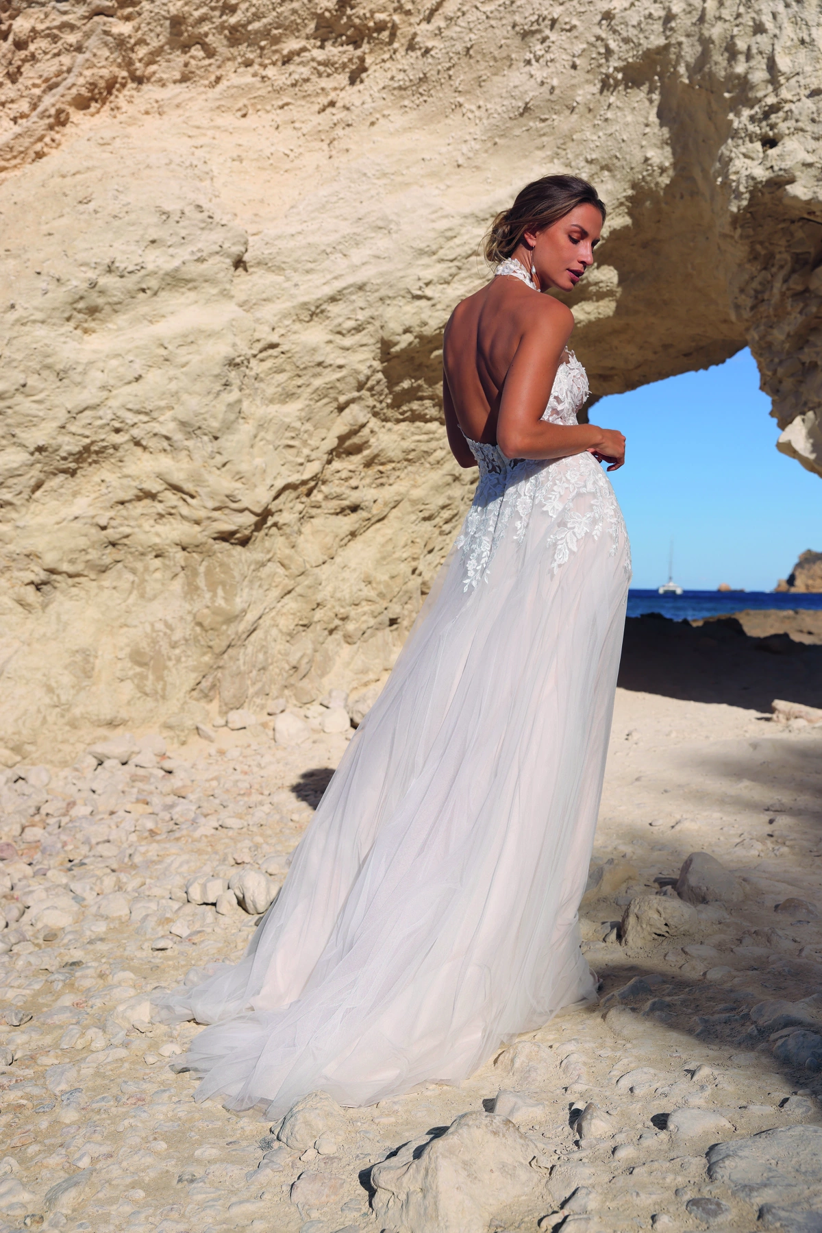 Azuree Bridal Brautkleid: Alison-back-AzureeBridal-07391