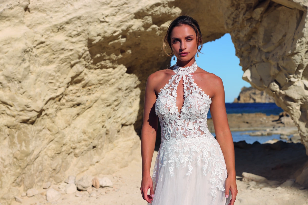 Azuree Bridal Brautkleid: Alison-close-AzureeBridal-07372