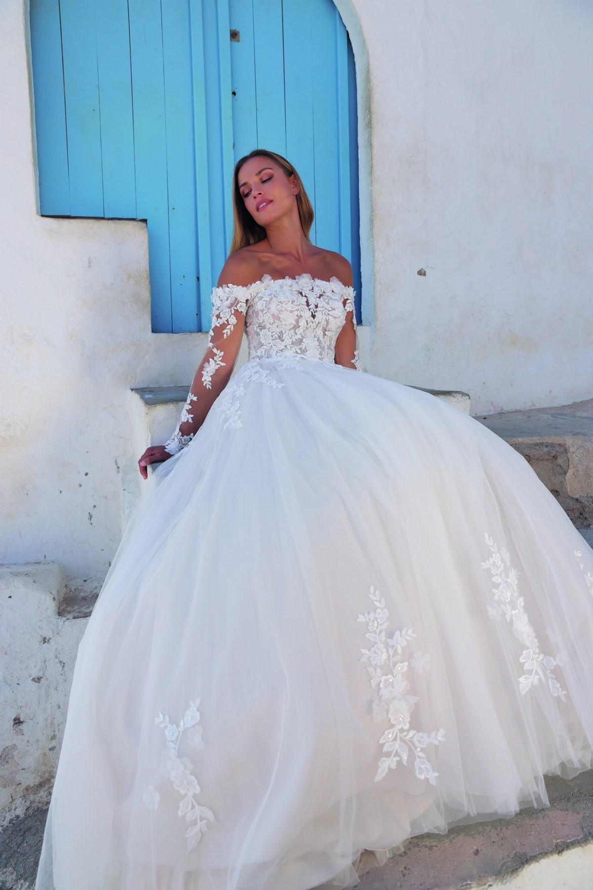 Azuree Bridal Brautkleid: Anja-front-2-AzureeBridal-10715