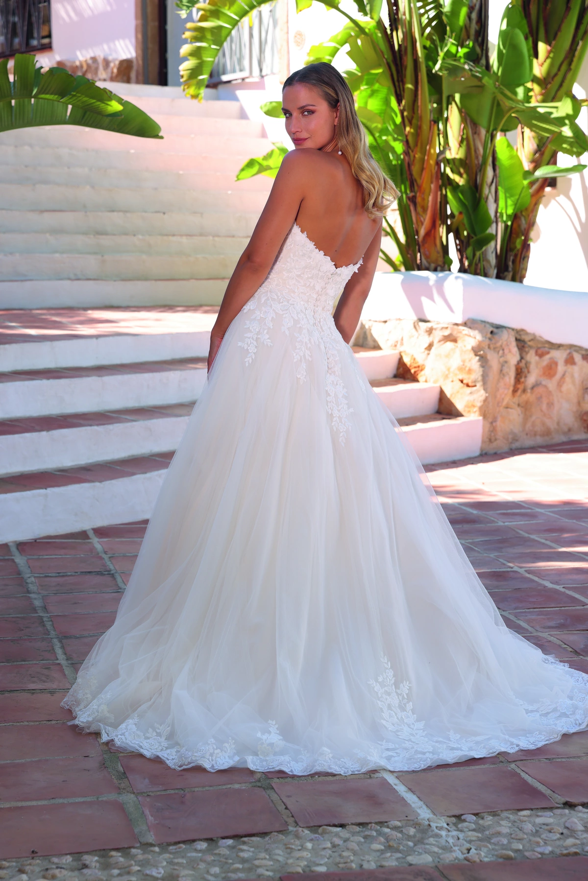 Azuree Bridal Brautkleid: Anna-back-AzureeBridal-10919