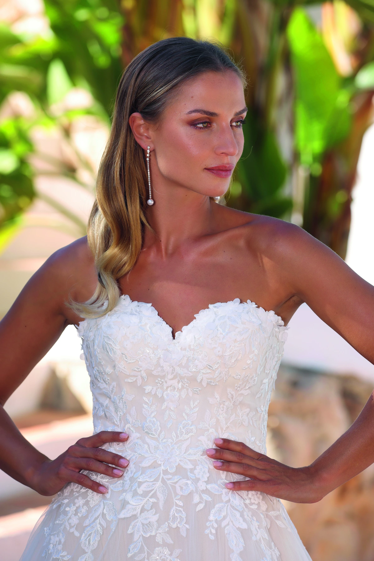 Azuree Bridal Brautkleid: Anna-close-AzureeBridal-10891