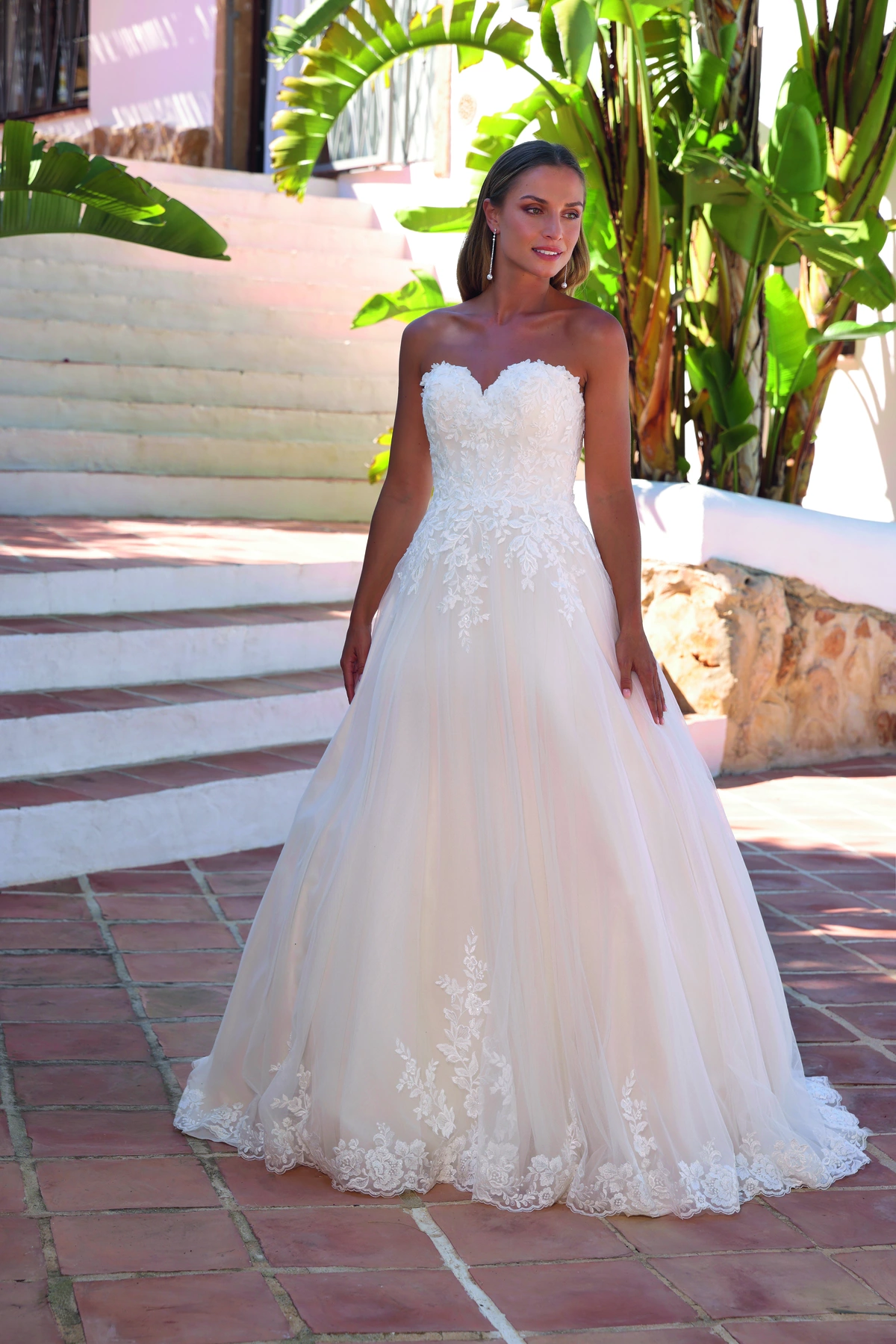 Azuree Bridal Brautkleid: Anna-front-AzureeBridal-10831