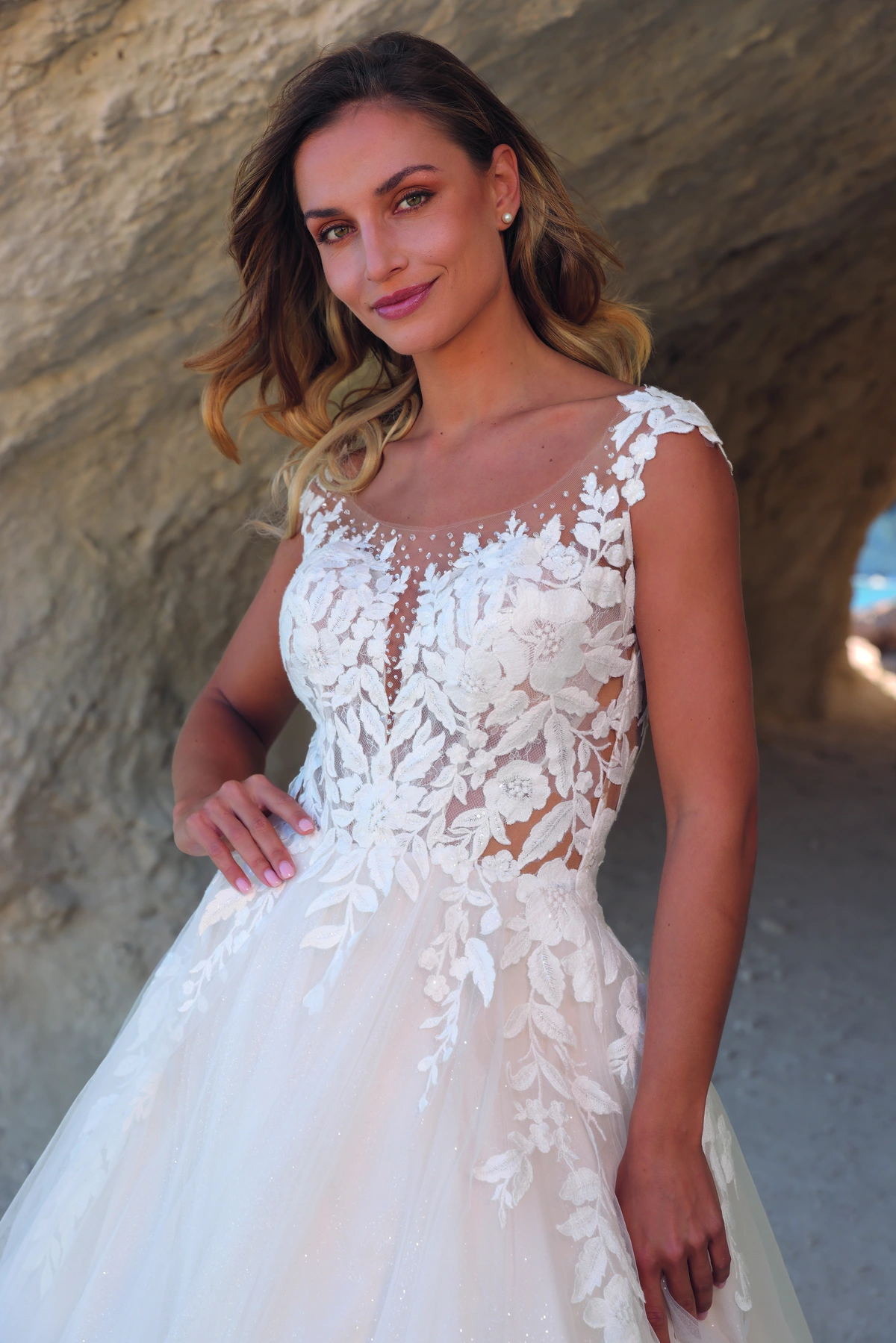 Azuree Bridal Brautkleid: Annastacia-close-AzureeBridal-06373