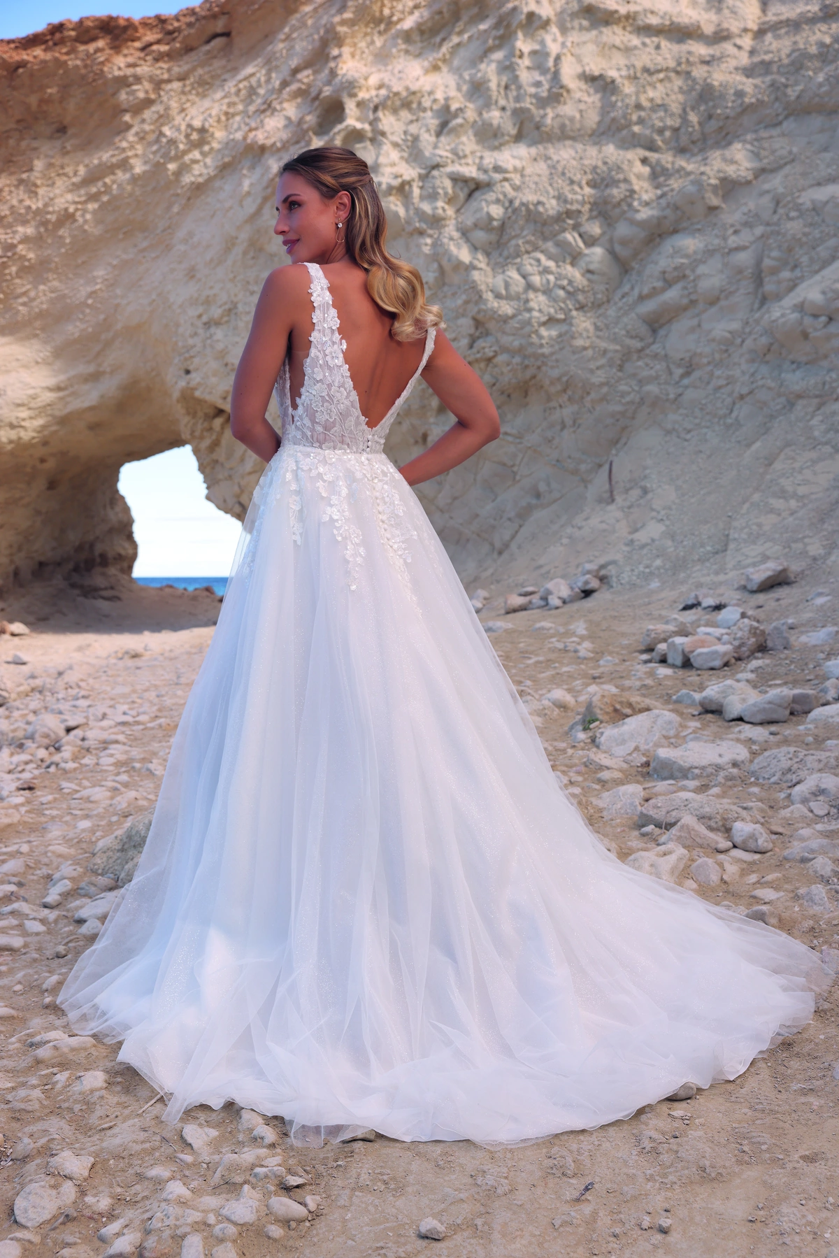 Azuree Bridal Brautkleid: Ariam-back-AzureeBridal-06973