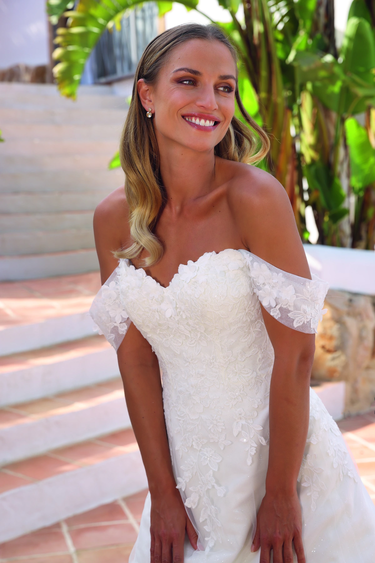 Azuree Bridal Brautkleid: Ariana-close-2-AzureeBridal-11051