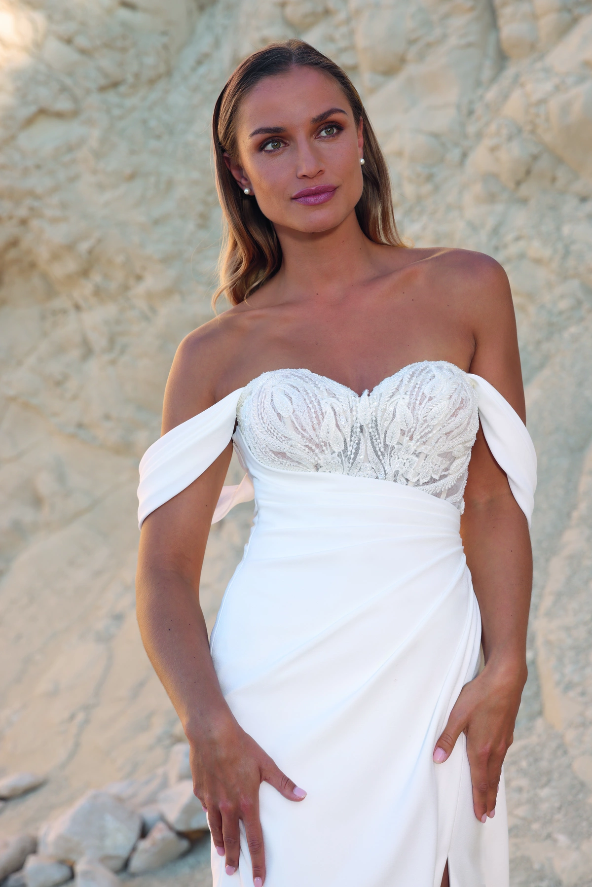 Azuree Bridal Brautkleid: Aurelie-close-AzureeBridal-09753