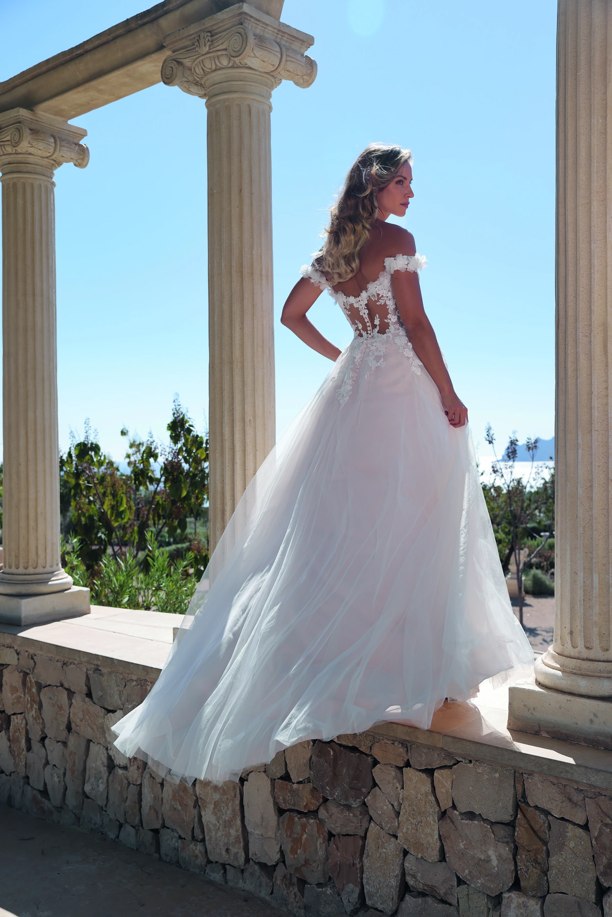 Azuree Bridal Brautkleid: Avani-back-AzureeBridal-04466