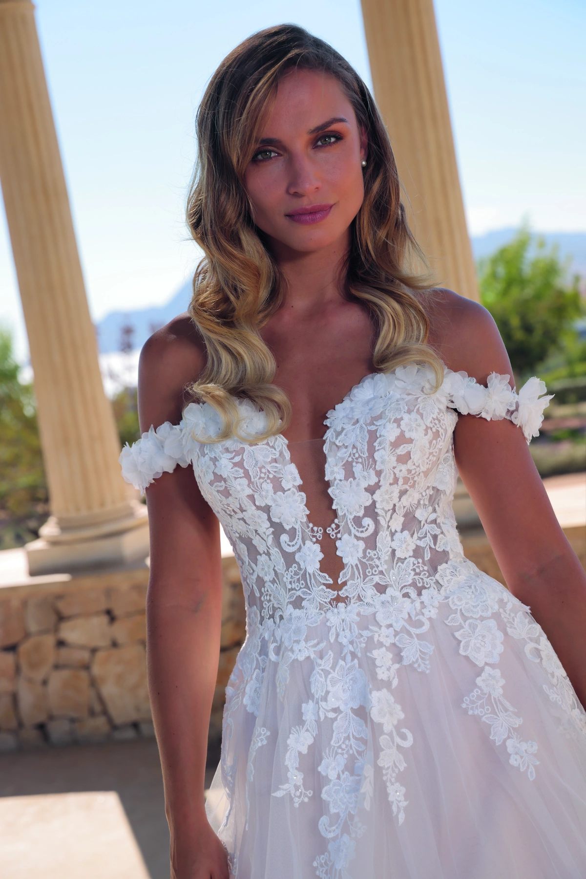 Azuree Bridal Brautkleid: Avani-close-2-AzureeBridal-04628