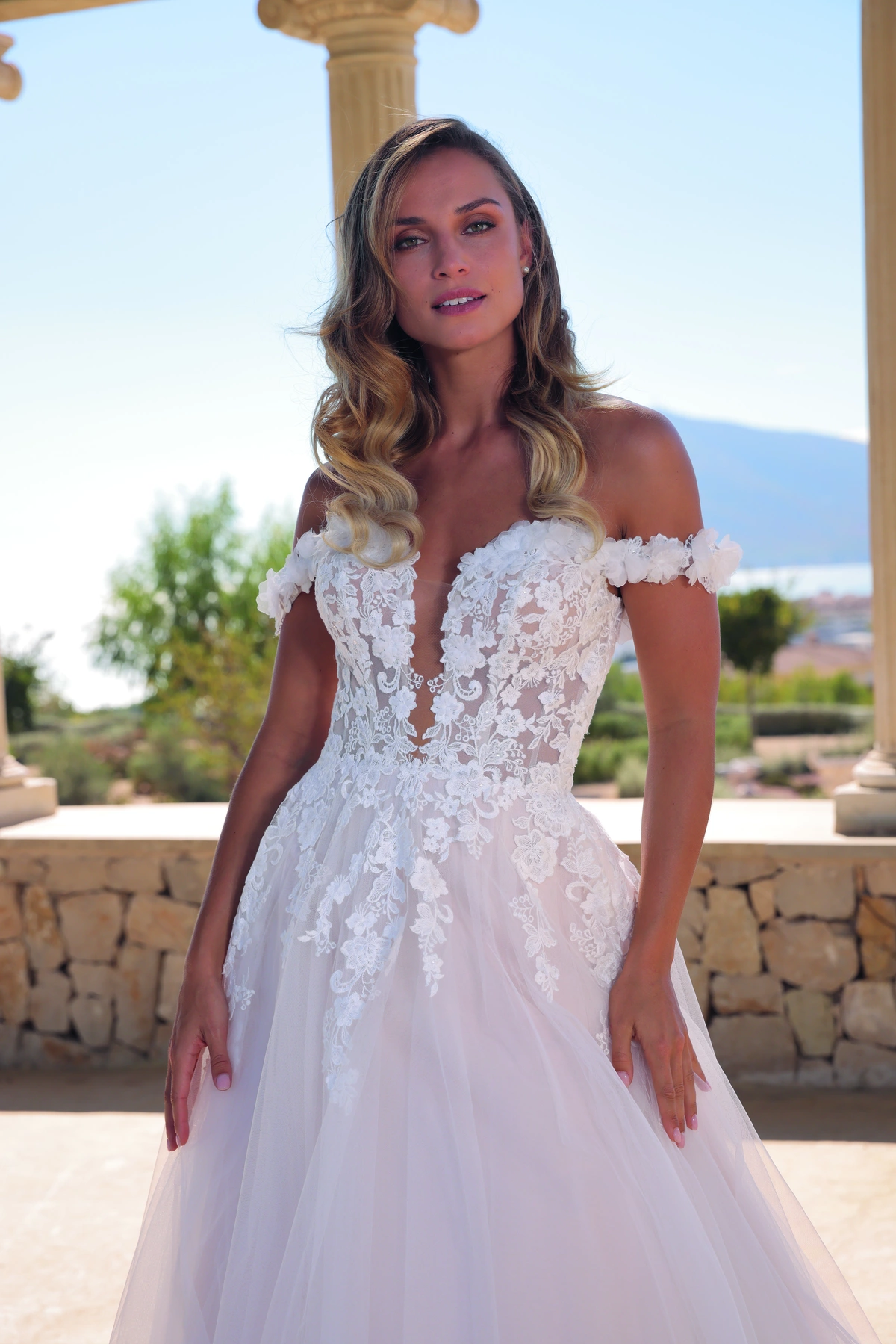 Azuree Bridal Brautkleid: Avani-close-AzureeBridal-04625