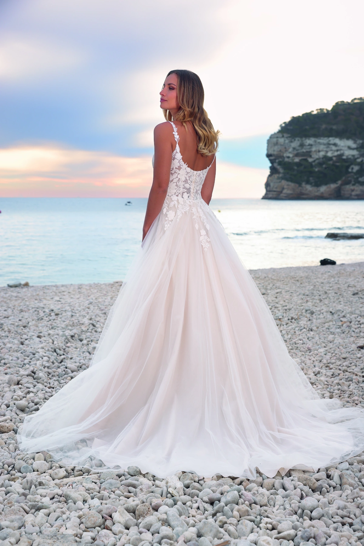 Azuree Bridal Brautkleid: Bahar-back-AzureeBridal-10303