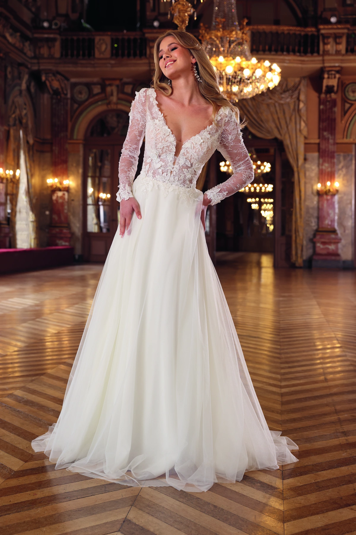 Azuree Bridal Brautkleid: Bernou-front-AzureeBridal-00183