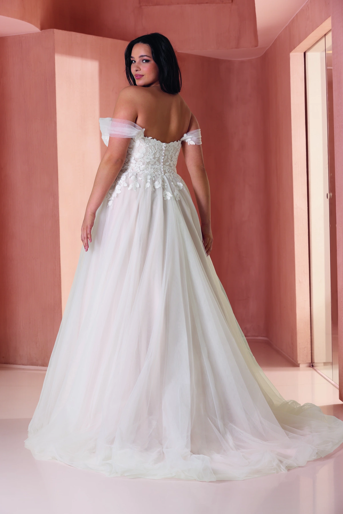 Azuree Bridal Brautkleid: Bindy-back-AzureeBridal-LS-1243