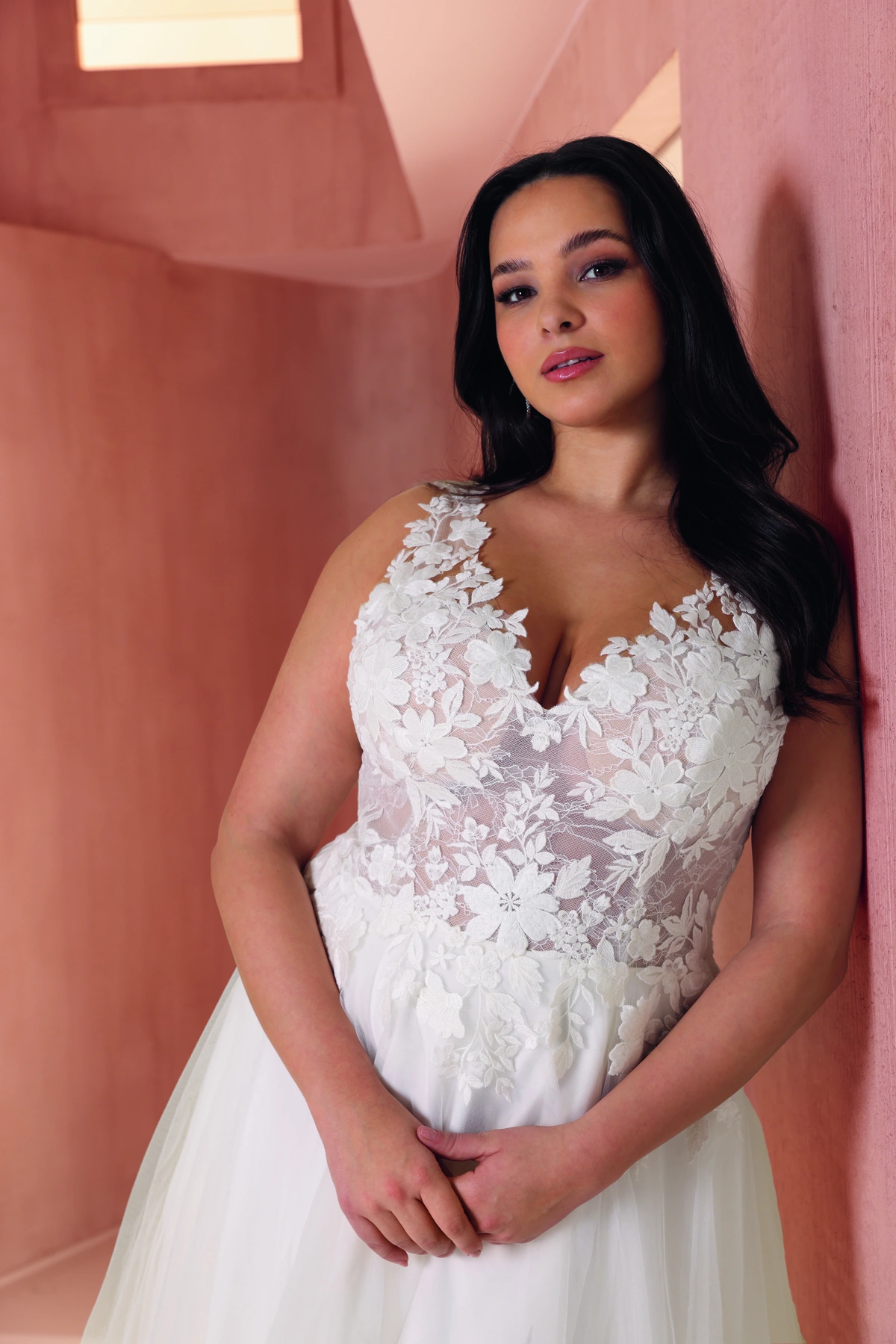 Azuree Bridal Brautkleid: Bjork-close-AzureeBridal-LS-1075