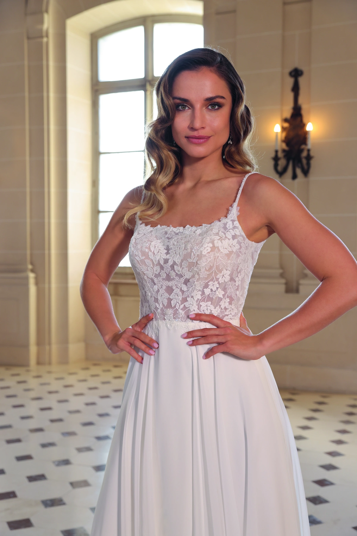 Azuree Bridal Brautkleid: Bliss-close-AzureeBridal-04657