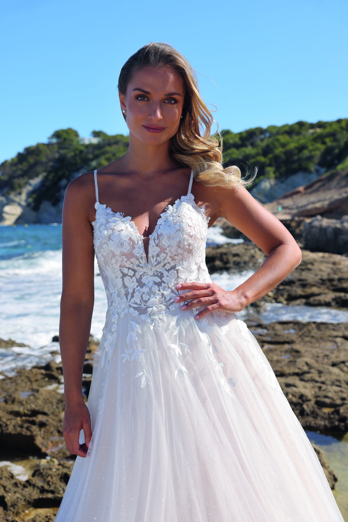 Azuree Bridal Brautkleid: Bonita-close-AzureeBridal-08958