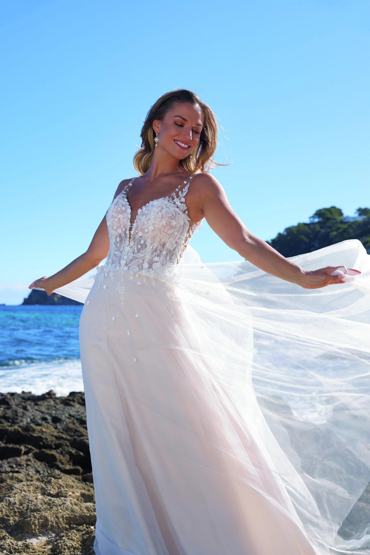 Azuree Bridal Brautkleid: Brenda-close-AzureeBridal-08321