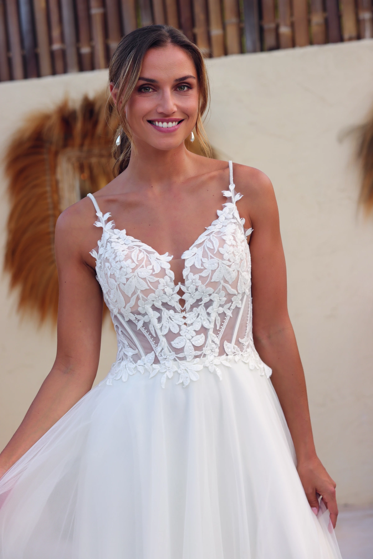 Azuree Bridal Brautkleid: Brianna-close-AzureeBridal-02975