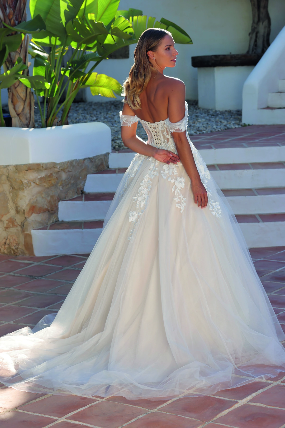 Azuree Bridal Brautkleid: Bridget-back-AzureeBridal-11892