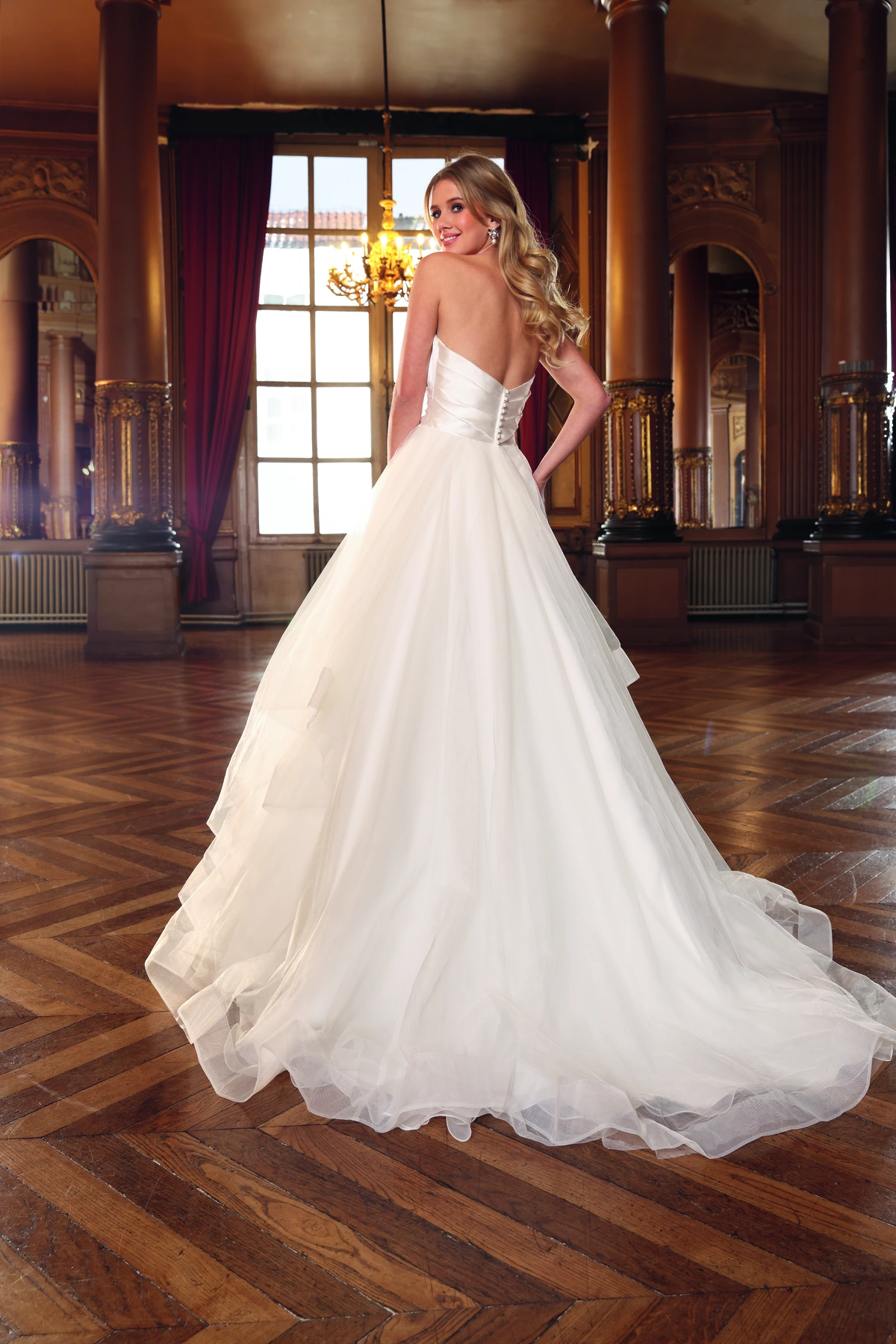 Azuree Bridal Brautkleid: Eliza-back-AzureeBridal-02663