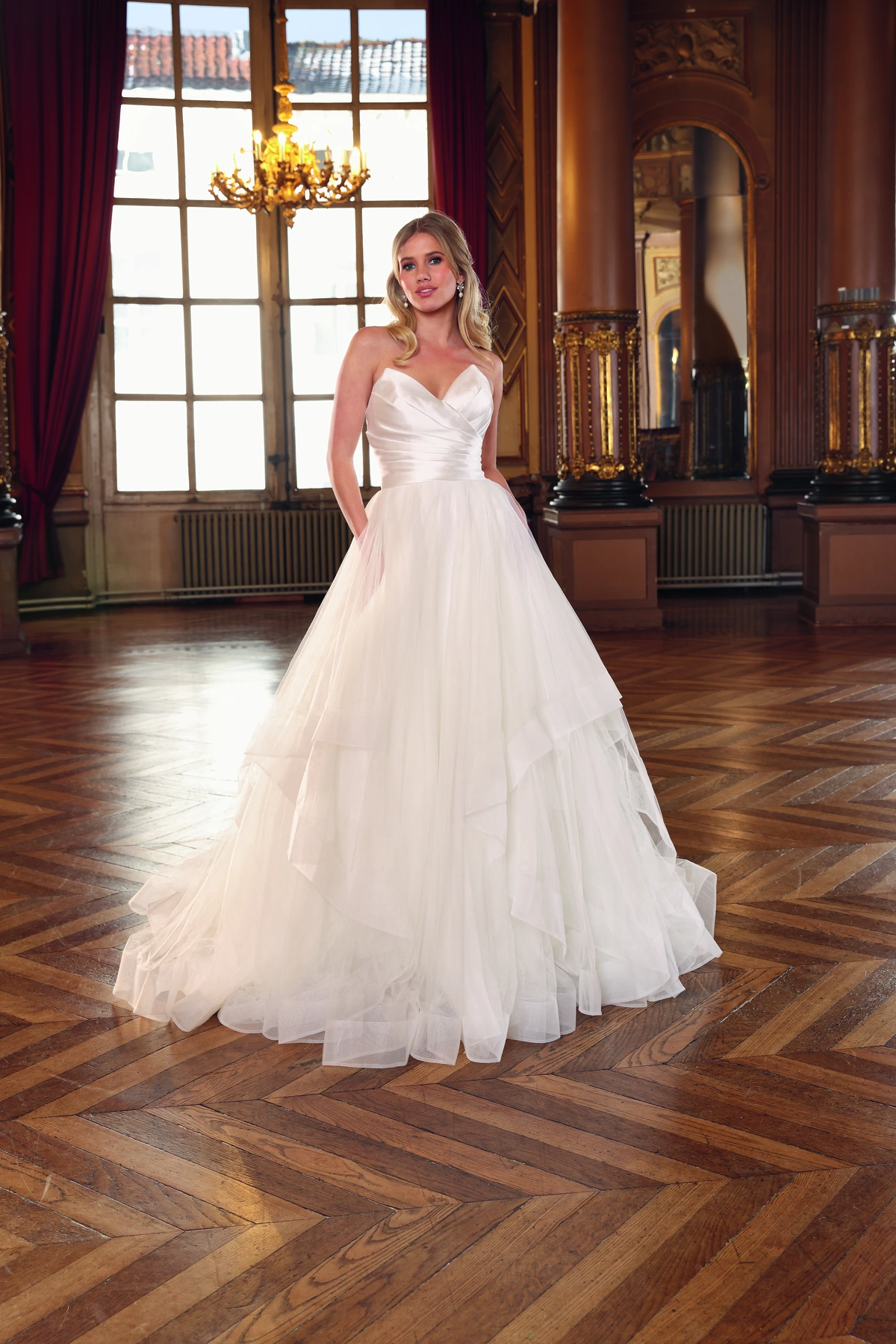 Azuree Bridal Brautkleid: Eliza-front-AzureeBridal-02591