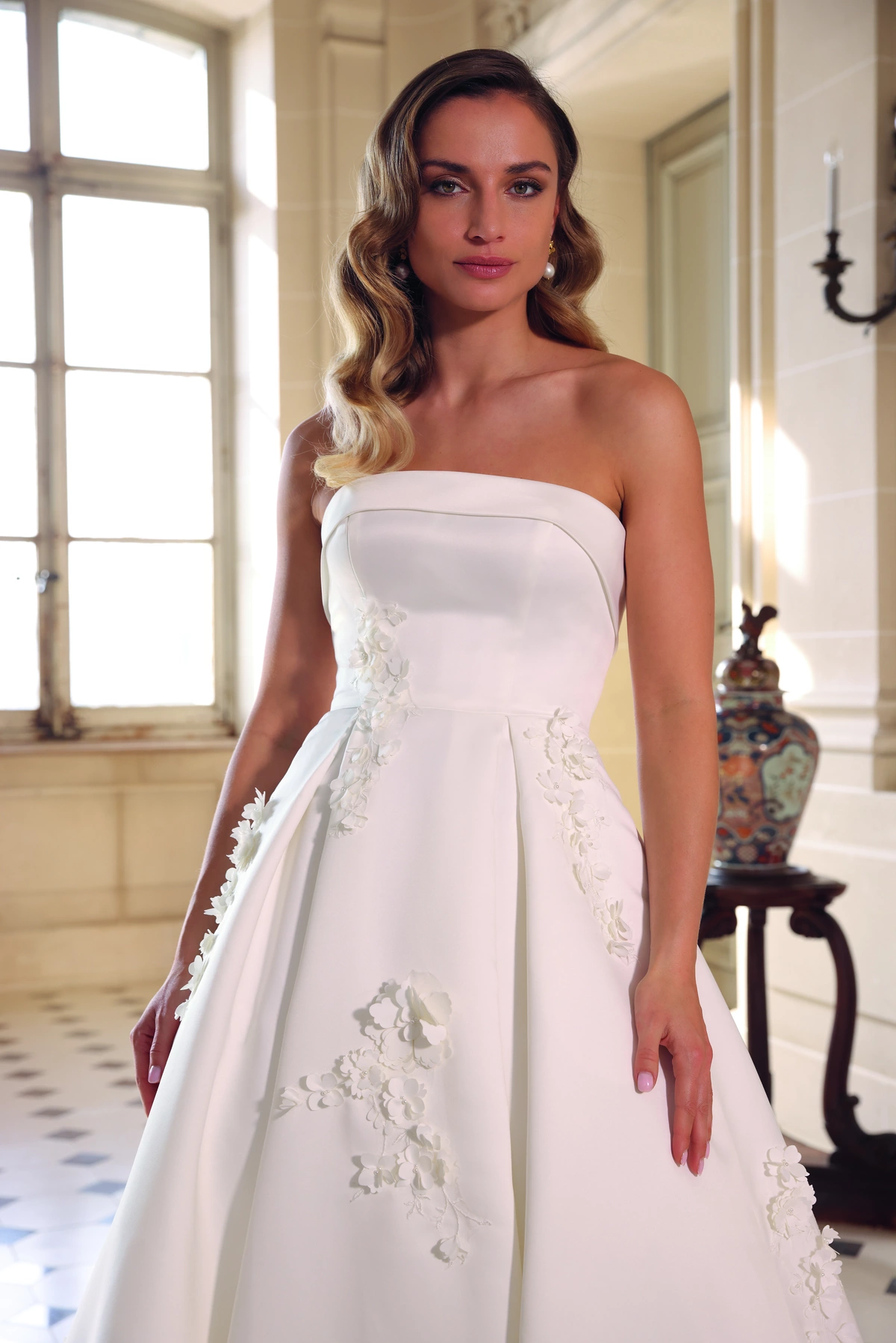 Azuree Bridal Brautkleid: Emma-close-AzureeBridal-05200