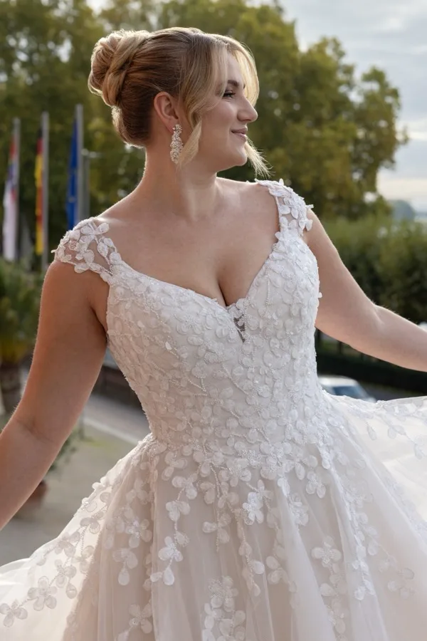 Brautkleid gro&szlig;e Gr&ouml;&szlig;en: Madonna-90800_12A3677