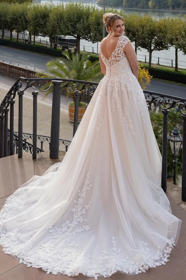 Brautkleid gro&szlig;e Gr&ouml;&szlig;en: Madonna-90800_12A3728