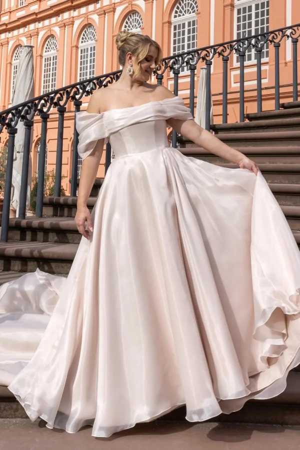 Brautkleid gro&szlig;e Gr&ouml;&szlig;en: Madonna-90806_12A6911