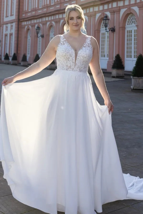 Brautkleid gro&szlig;e Gr&ouml;&szlig;en: Madonna-90810_12A4257