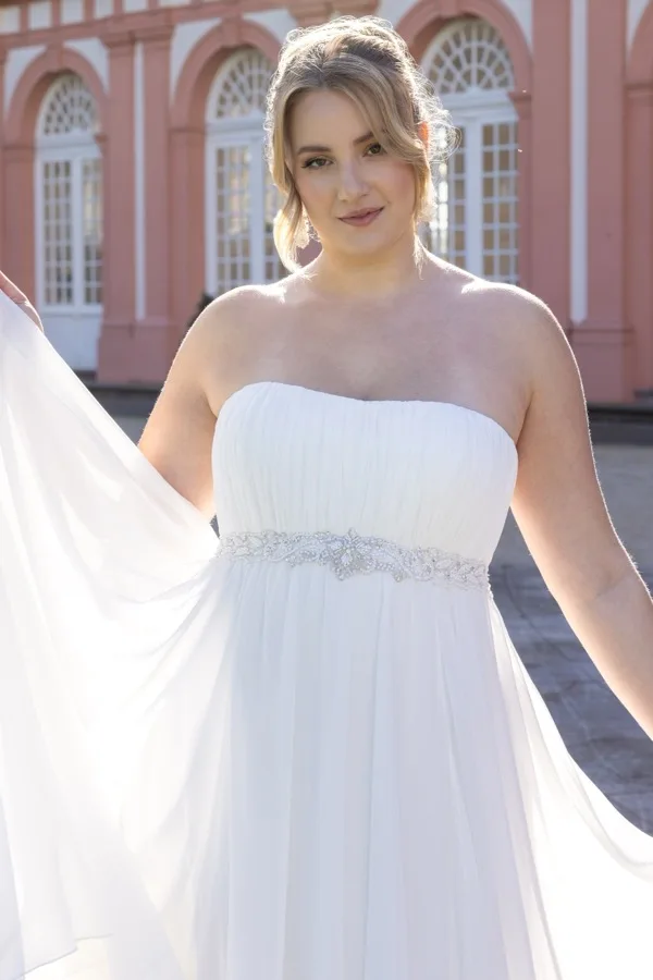 Brautkleid gro&szlig;e Gr&ouml;&szlig;en: Madonna-90812_12A5348