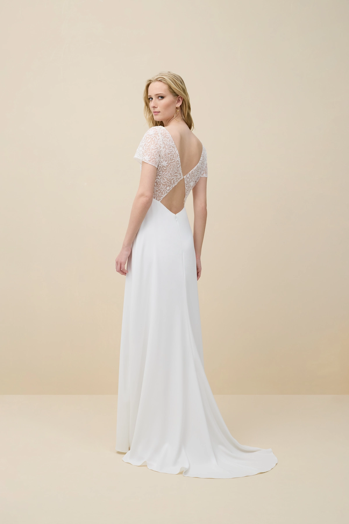 Rembo Atelier Brautkleid: Rembo-Bridal2026-Violette-1-002-hr
