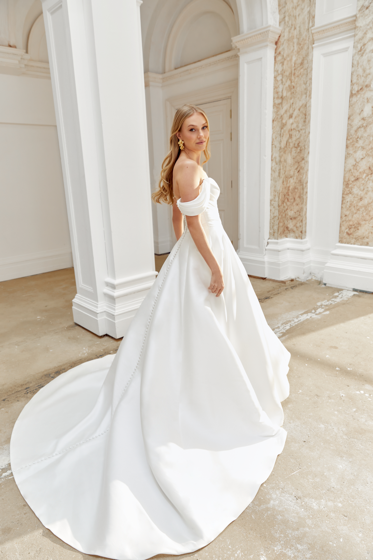 Sincerity Brautkleid: 44536_FB_Sincerity-Bridal_06