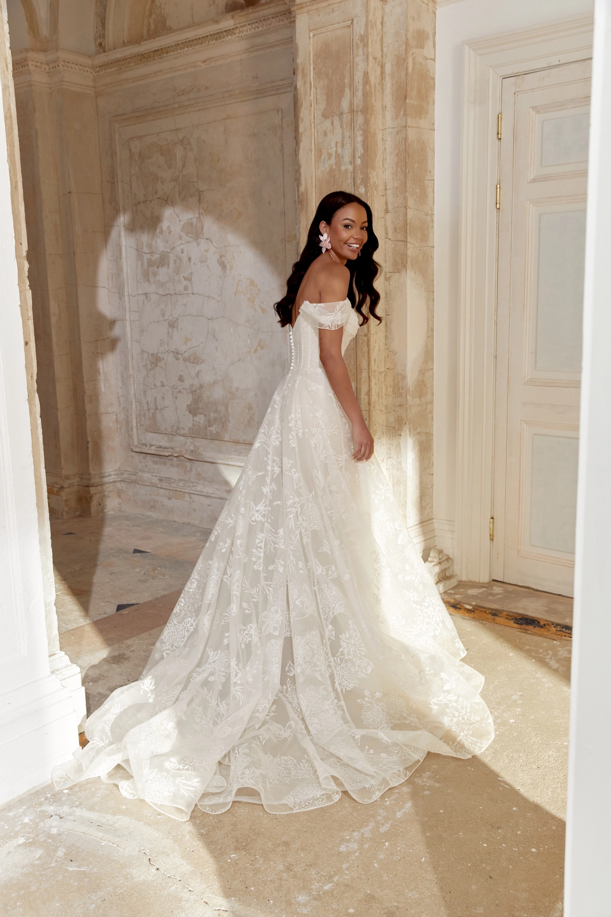 Sincerity Brautkleid: 44544_FB_Sincerity-Bridal_65