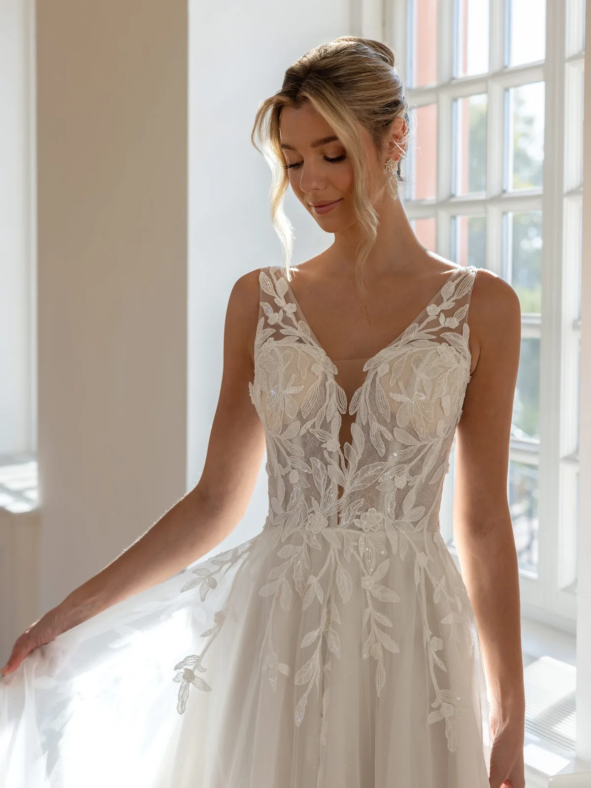 Diane Legrand De Luxe Brautkleid: De-Luxe-10004-12A5280-Edit