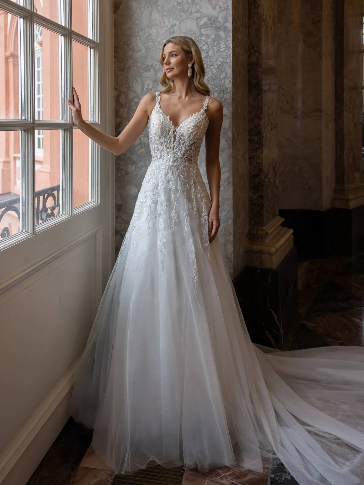 Diane Legrand De Luxe Brautkleid: De-Luxe-10006-12A2858-Edit