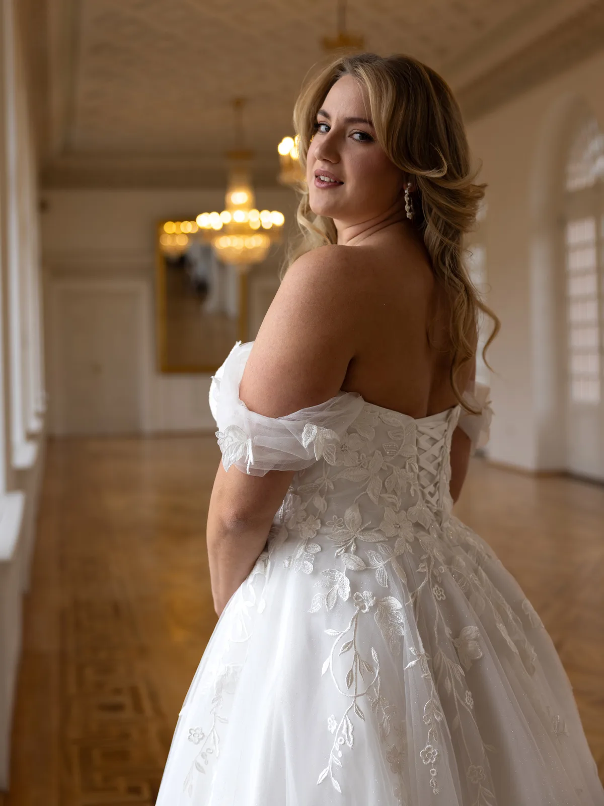 Diane Legrand De Luxe Brautkleid: De-Luxe-10007-DELUXE-08