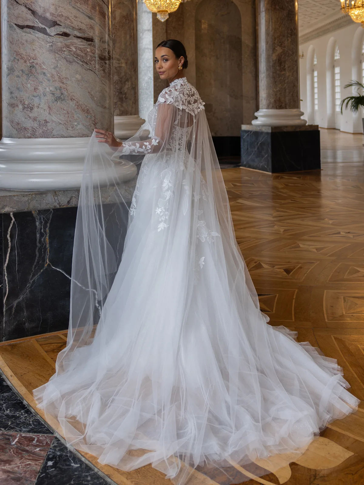 Diane Legrand De Luxe Brautkleid: De-Luxe-10009-12A3042-Edit