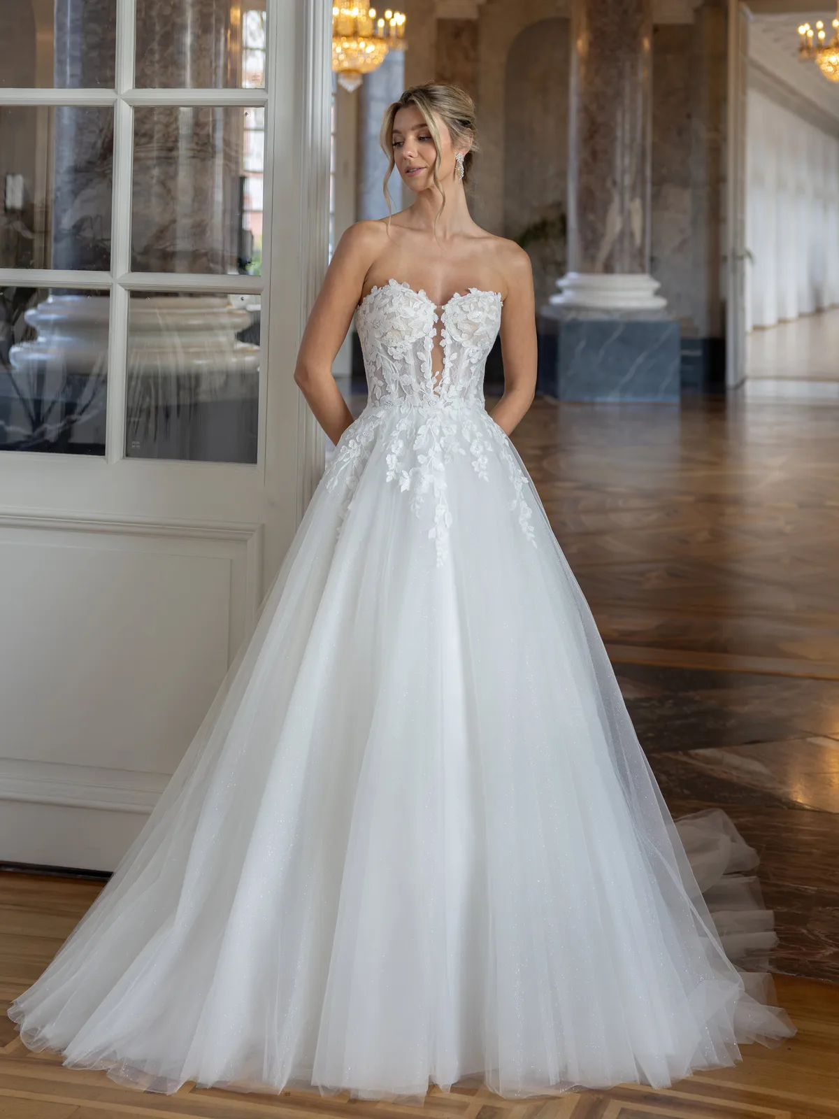 Diane Legrand De Luxe Brautkleid: De-Luxe-10012-Dress-12A8598-Edit